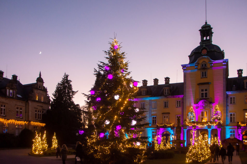 Schloss Bückeburg mit Weihnachtsbeleuchtung
